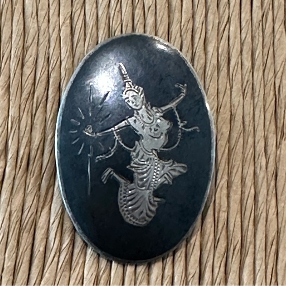 SIAM (Thailand) stamped goddess of lightning brooch - Picture 4 of 6